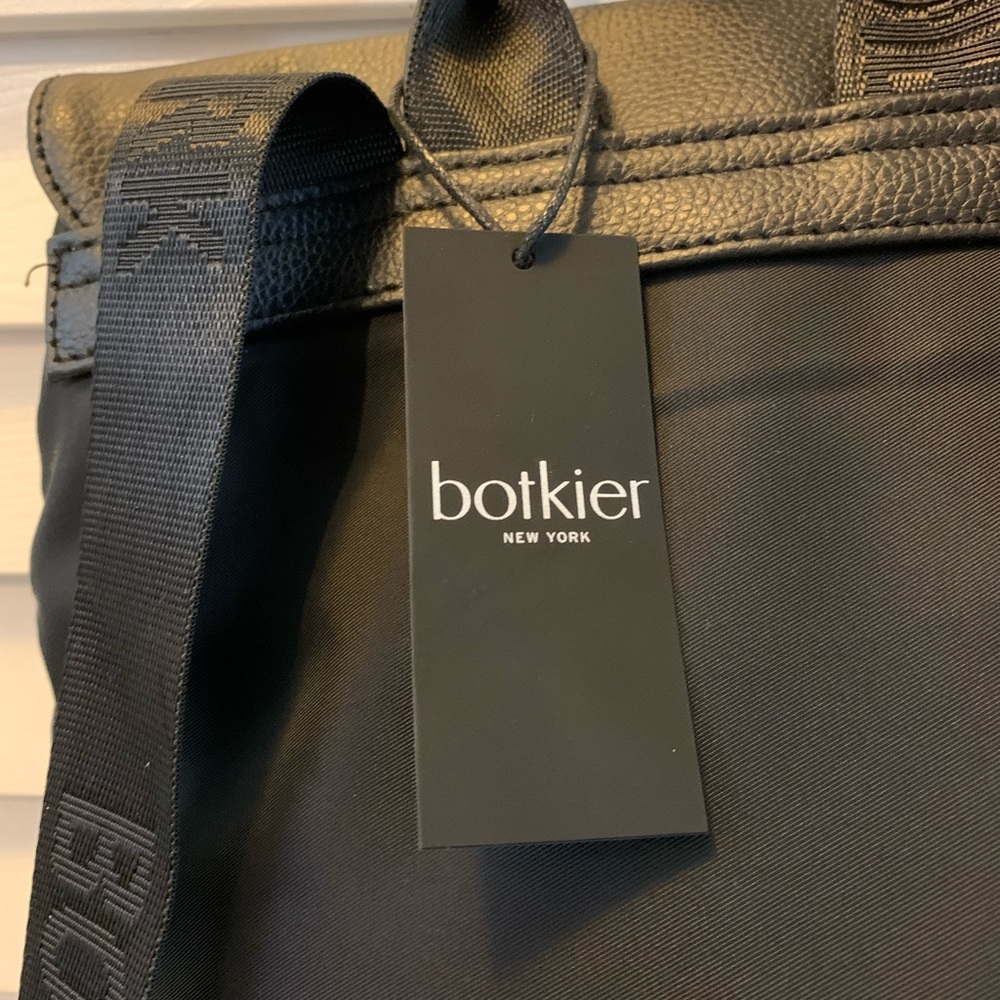 *NWT* Botkier Trigger Backpack - Picture 3 of 3